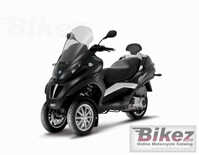 Big Piaggio mp3 400 lt picture and wallpaper from Bikez.com